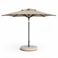 Parasol met betonvoet en 250 x 250 cm afmeting in beige kleur